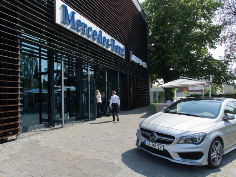European automakers reduce companyowned dealerships