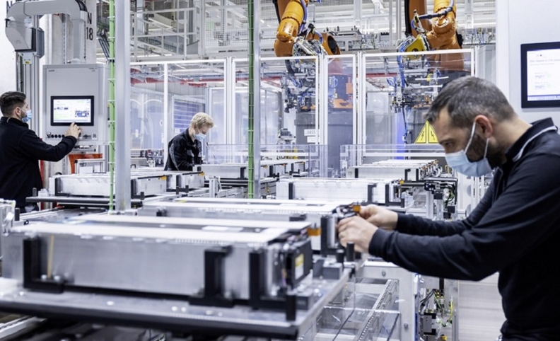 Battery production Mercedes Untertürkheim 