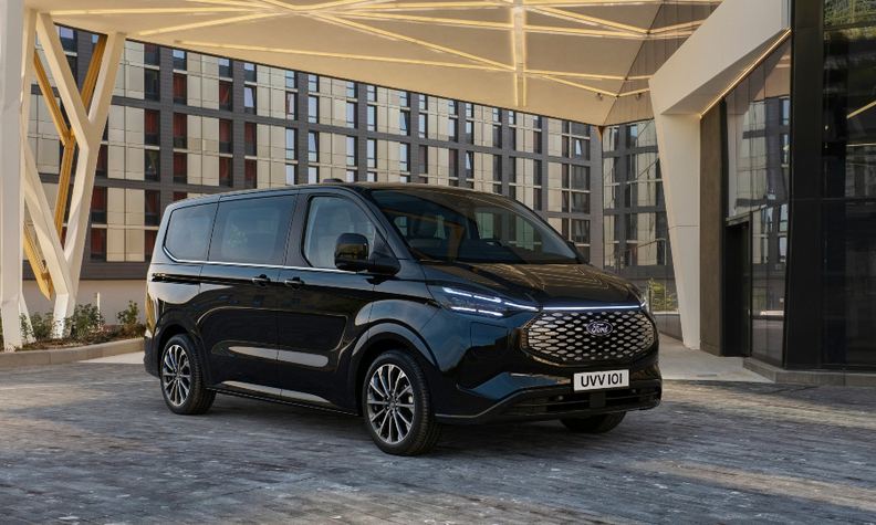 Ford Tourneo van black